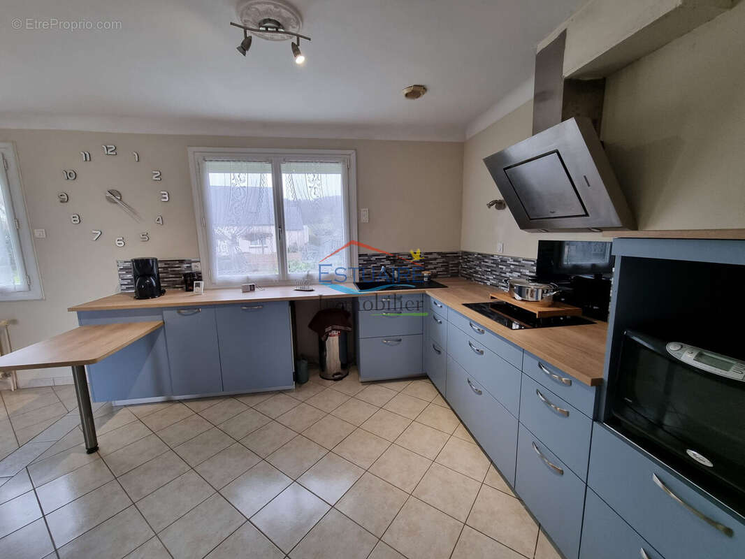 Maison à SAINT-ETIENNE-DE-MONTLUC