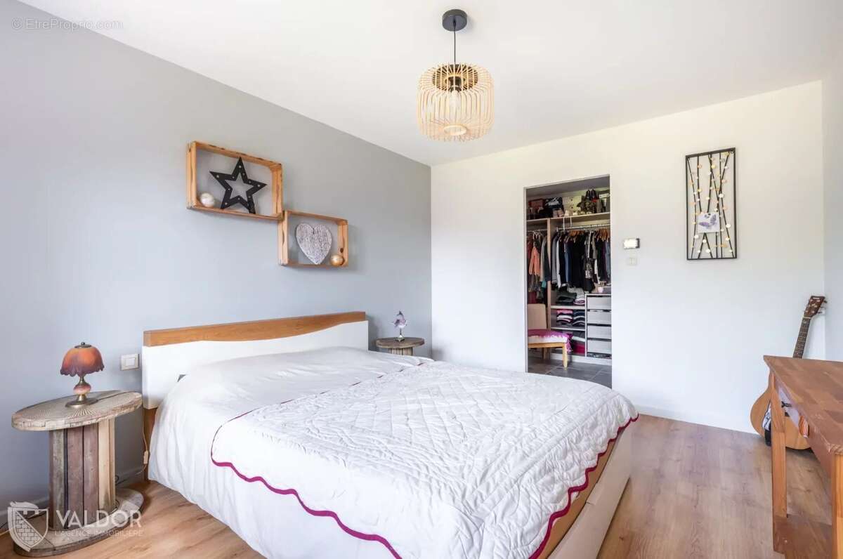 Maison à JASSANS-RIOTTIER