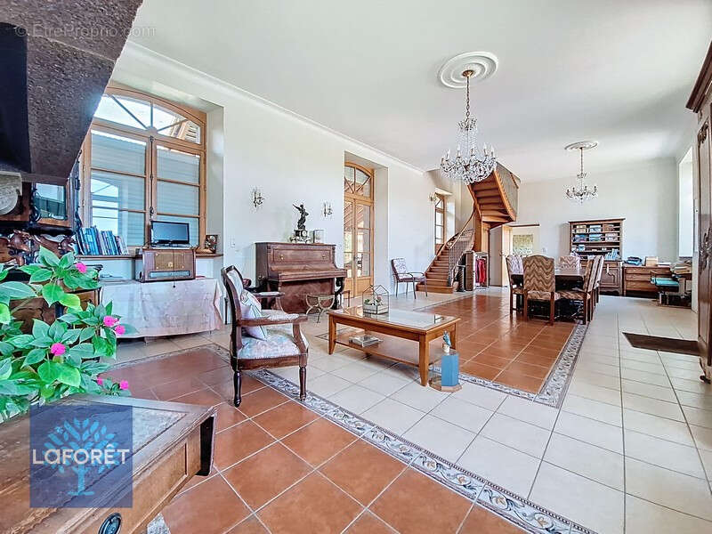 Maison à SAINT-AUBIN-D'AUBIGNE