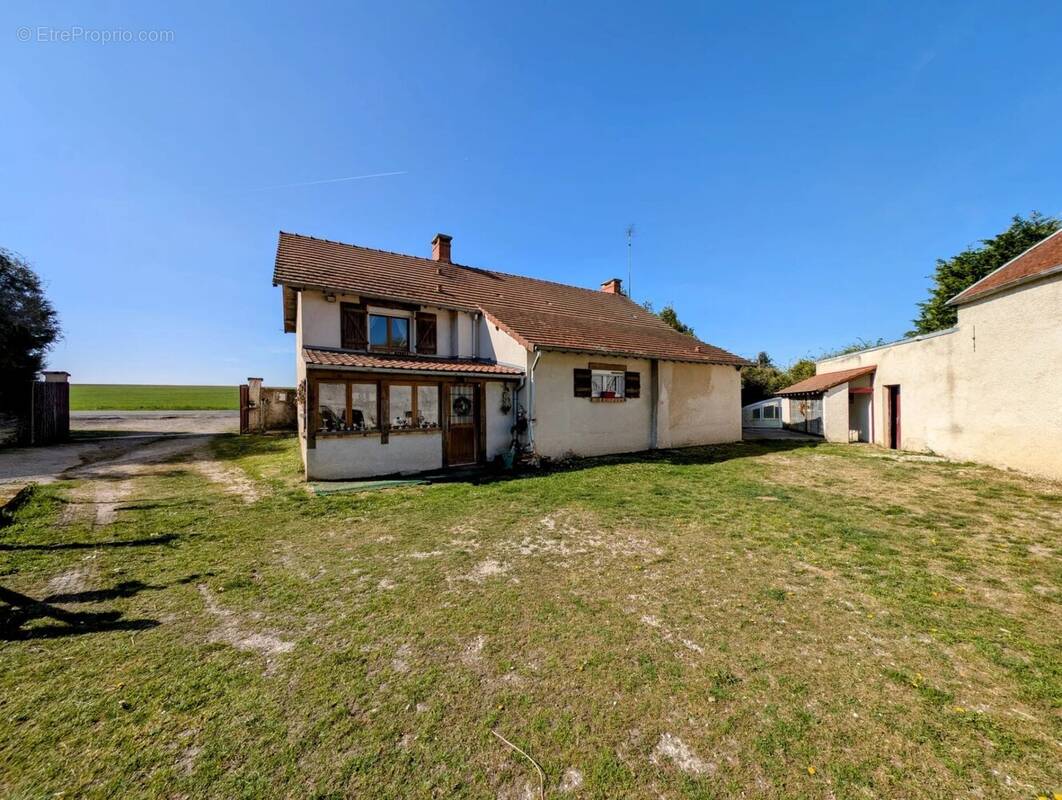 Maison à LA FERTE-GAUCHER