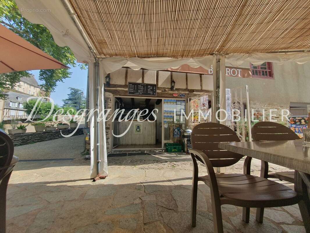 Appartement à SEGUR-LE-CHATEAU