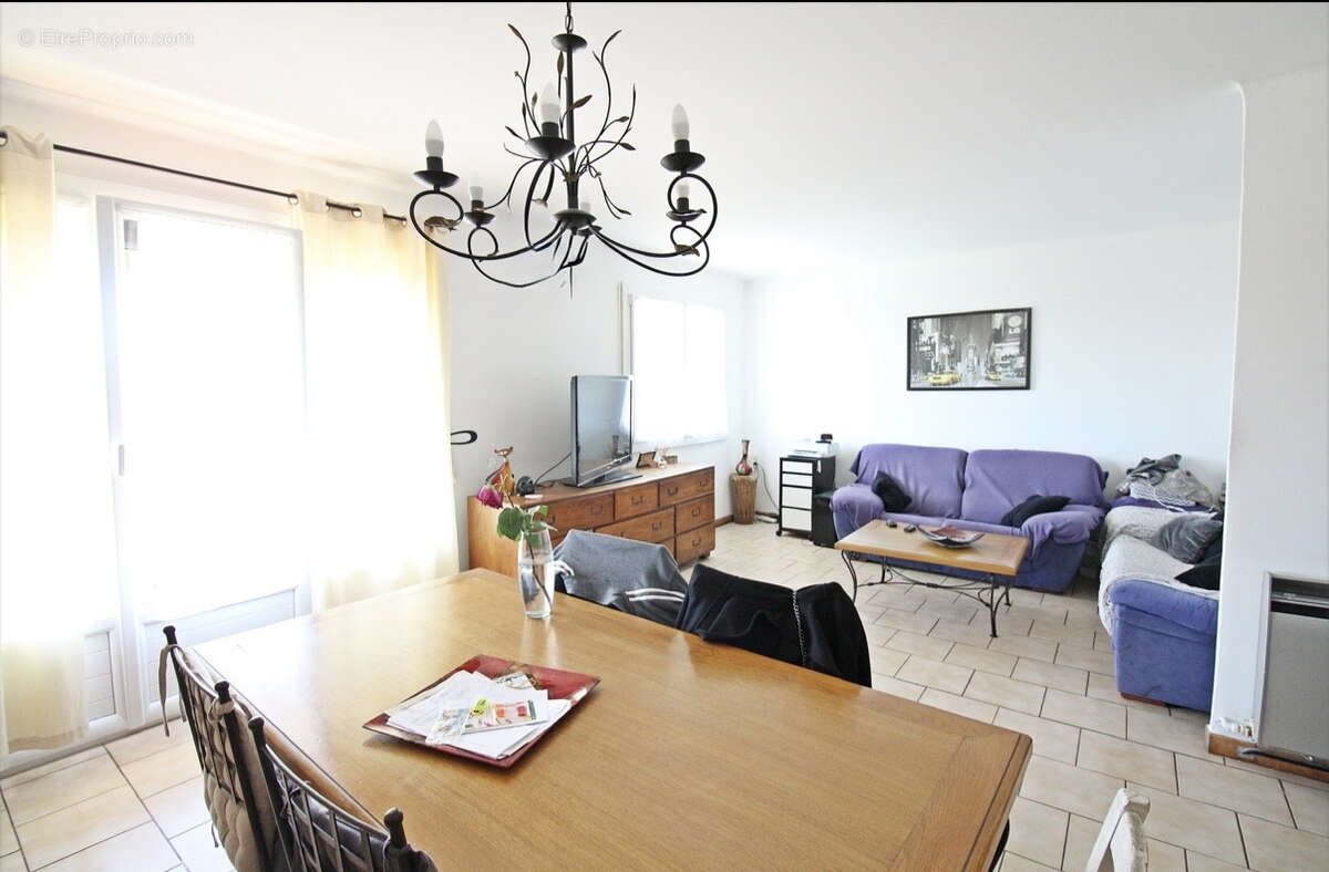 Appartement à SIX-FOURS-LES-PLAGES