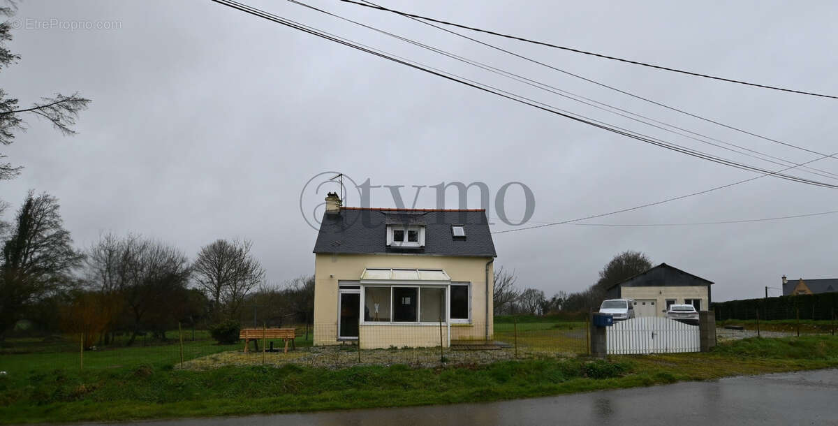 Maison à PLOUNEVEZ-QUINTIN