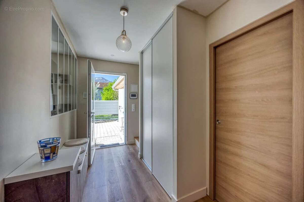 Maison à SAINT-EGREVE