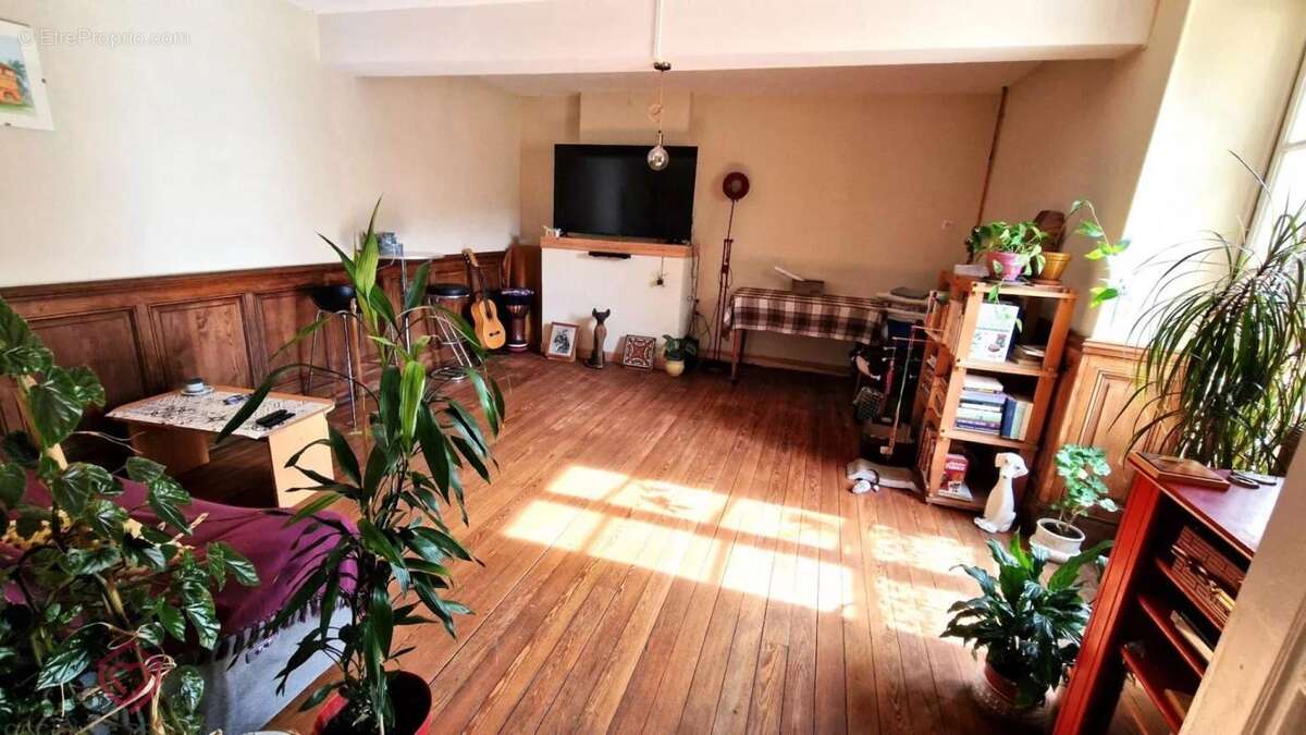 Maison à PRAT-BONREPAUX