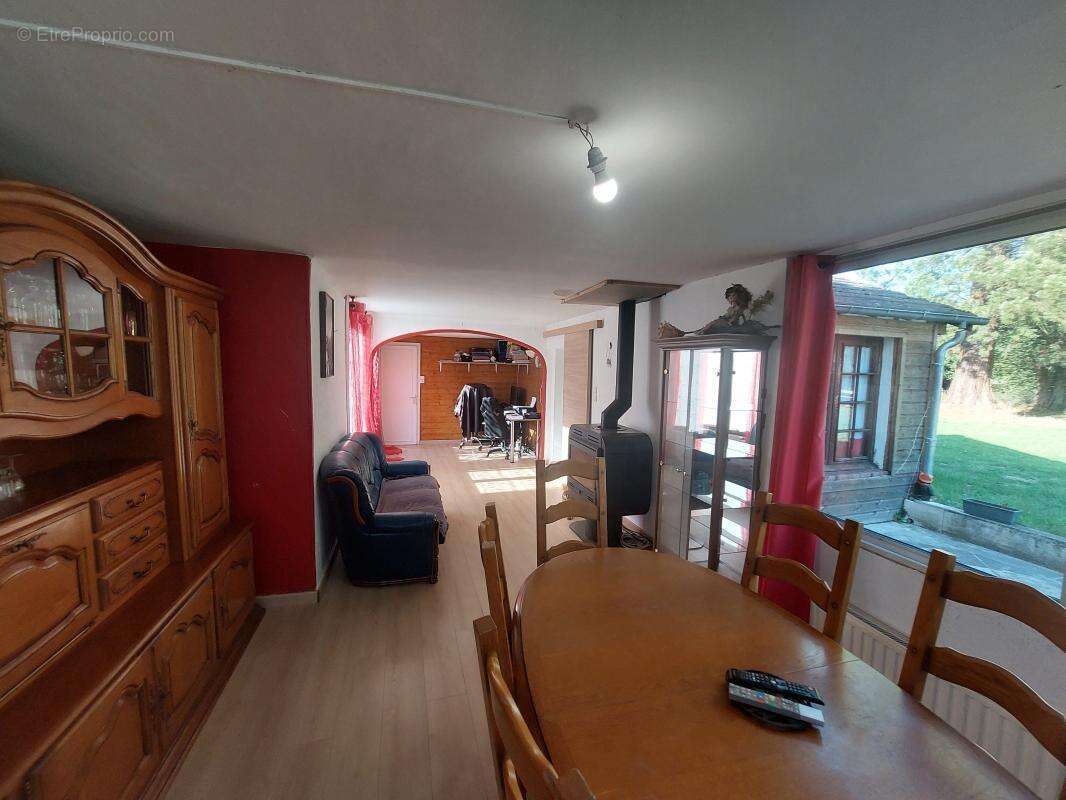 Maison à NEAUFLES-AUVERGNY