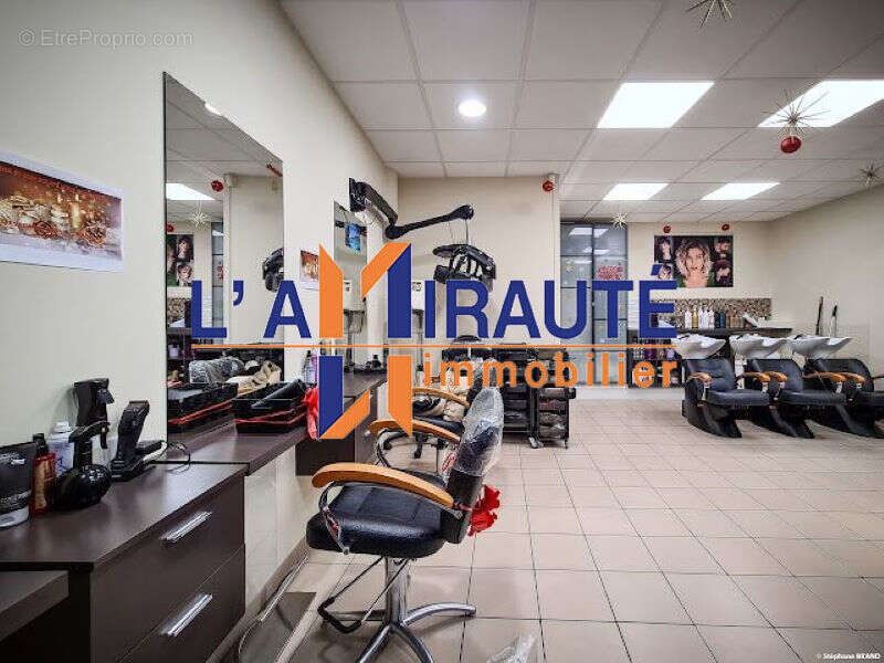 Commerce à HOUILLES