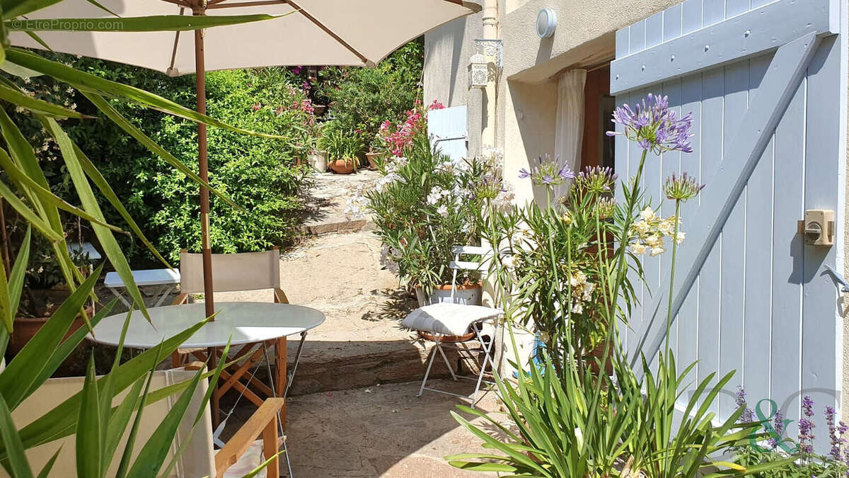 Appartement à BORMES-LES-MIMOSAS