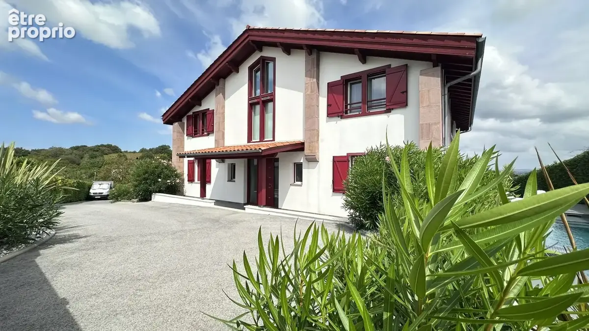 Vue imprenable sur les vallons pour cette superbe villa d'architecte de type t7 de 220 m2 +  sous sol de 110 m2 - photo 30