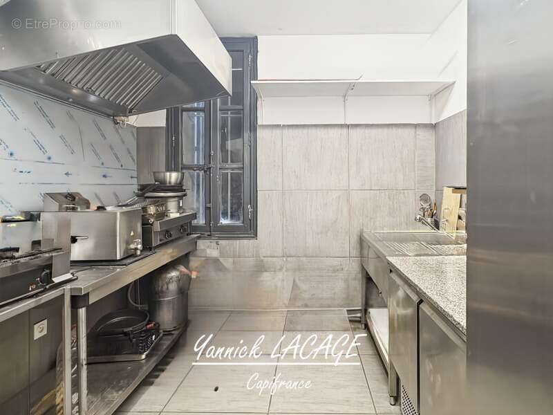 Commerce à MARSEILLE-8E