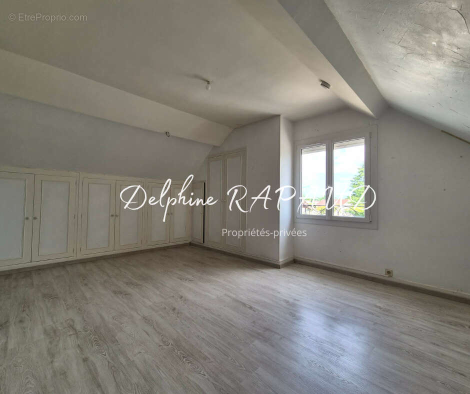 Maison familiale 5 chambres à proximité de toutes les commodités 138 m2 - photo 9