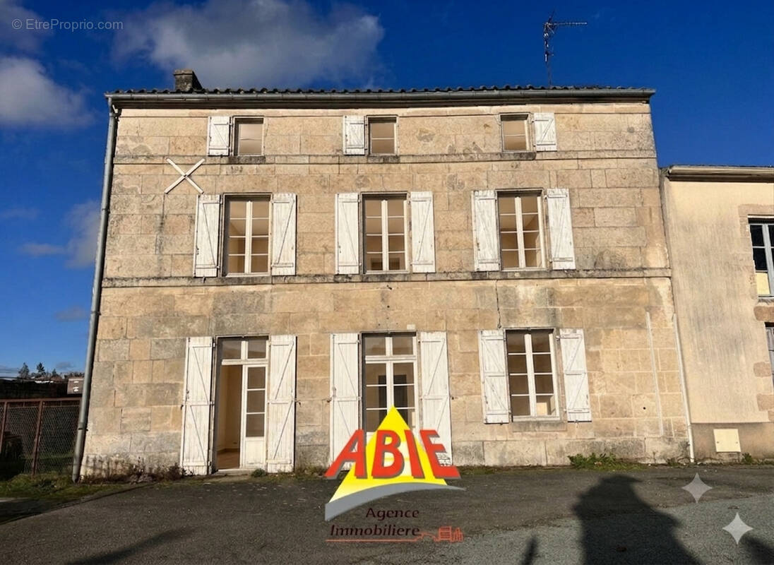 Photo 1 - Maison à BENET