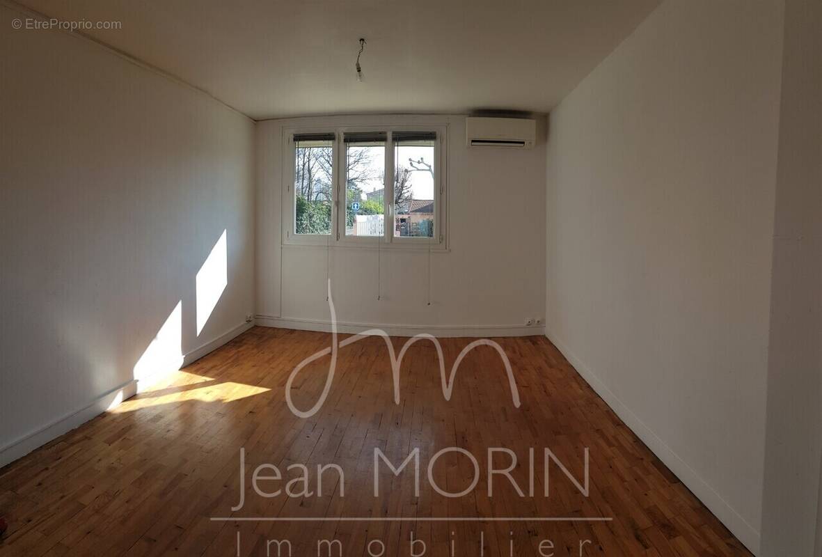 Appartement à LIVRON-SUR-DROME