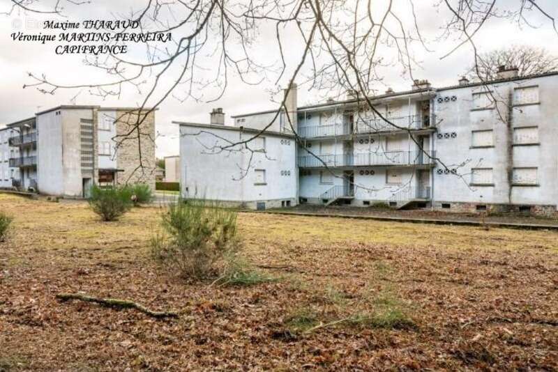 Immeuble de Rapport 11 logements LA GUICHE (71) - photo 2