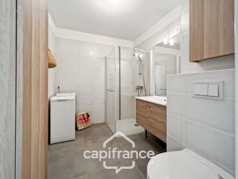 Appartement à BORMES-LES-MIMOSAS