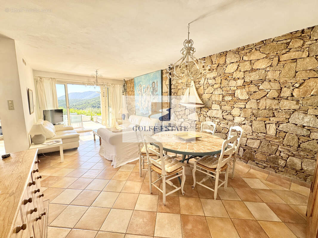 Vue mer panoramique, maison mitoyenne avec 4 chambres - photo 3