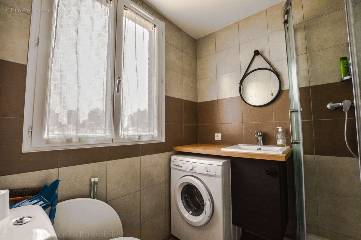 Appartement à COURBEVOIE