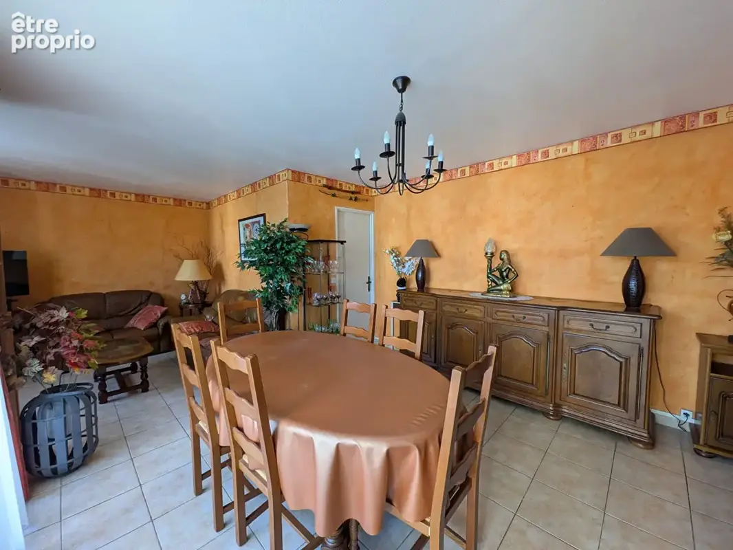 Appartement lumineux avec balcon, cave et parking  Résidence verdoyante - photo 2