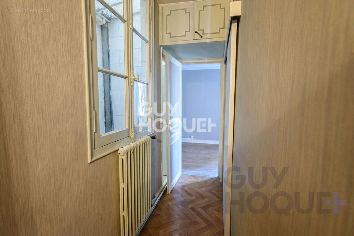 Appartement à PARIS-18E