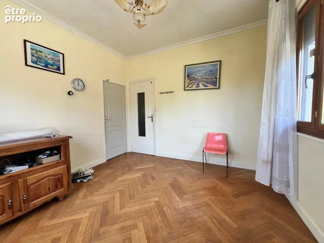 Maison 6 Pièces de près de 145 m2 à vendre dans le secteur du VERNAY - photo 9