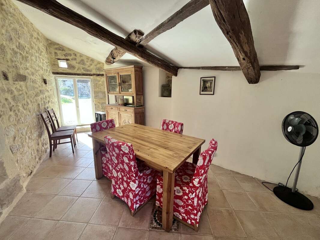 Maison à SAINT-COLOMB-DE-LAUZUN