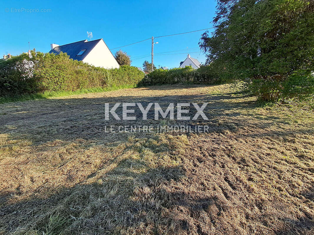 Terrain à LA TURBALLE