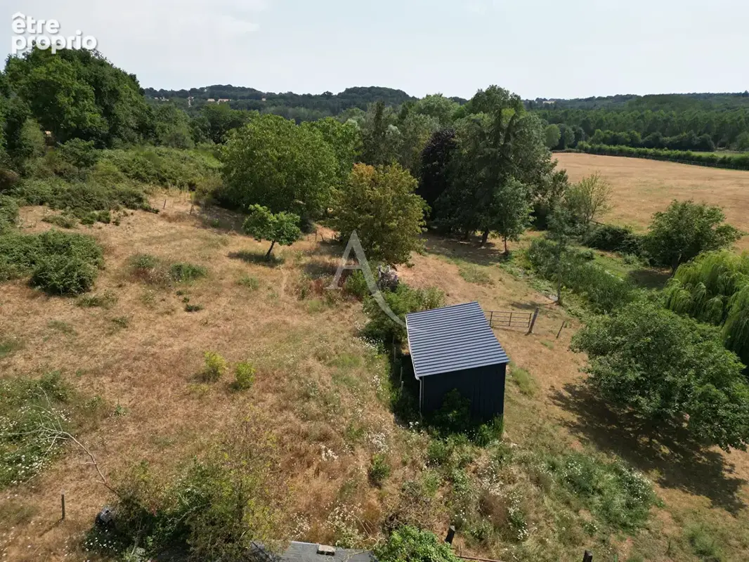Terrain Loigne Sur Mayenne 23946 m2 - photo 3