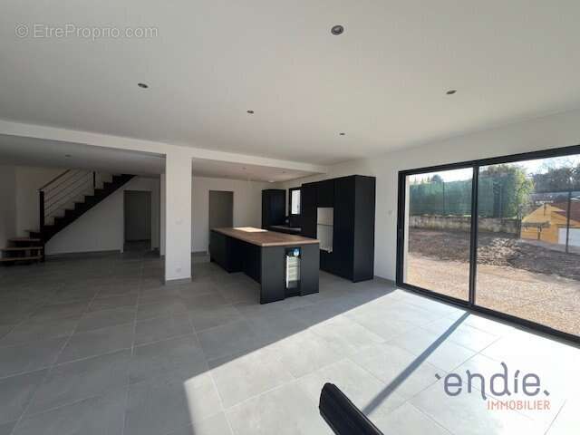 Maison à PONCEY-LES-ATHEE