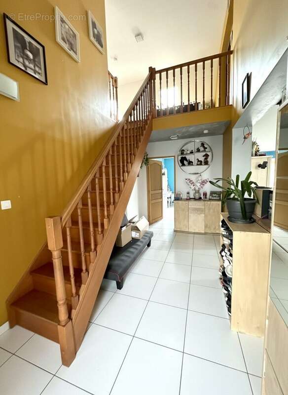 Maison 156 m² à Le Favril  - photo 2