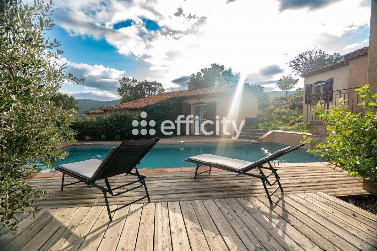 Maison à PLAN-DE-LA-TOUR