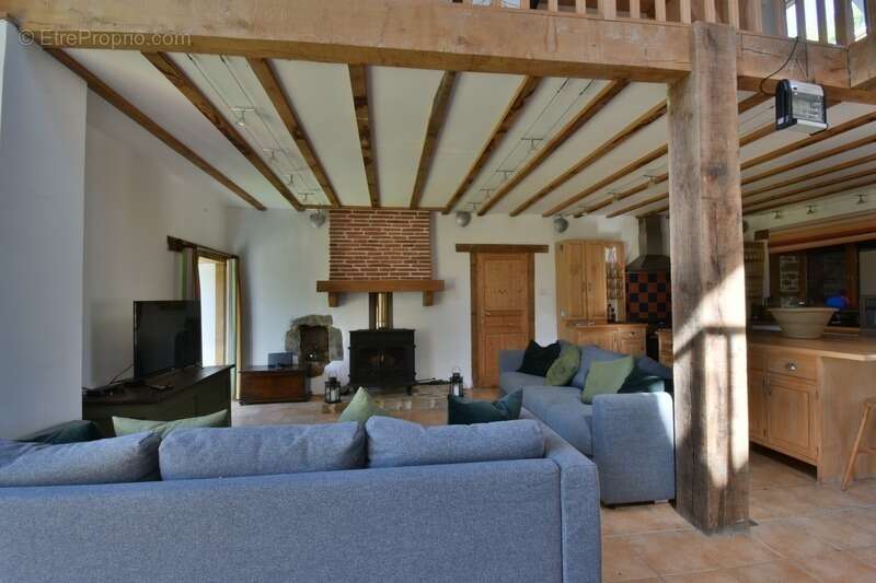 Ensemble de 3 maisons avec grande piscine, dans son écrin de verdure de 2,5 hectares - photo 8