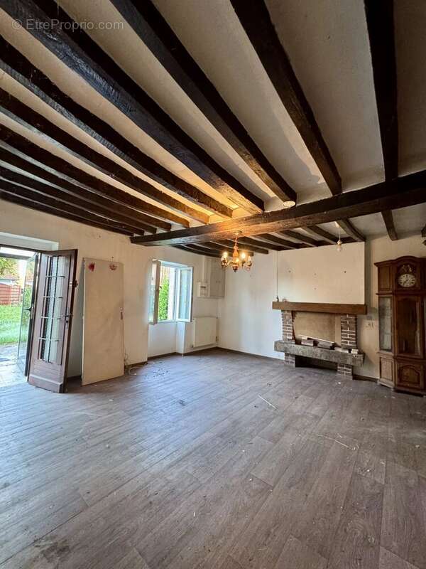 Appartement à NEUILLY-LE-BISSON