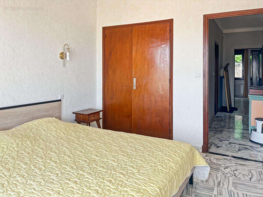 Maison À Vendre composée de 2 appartements (3 et 4 pièces) - photo 17