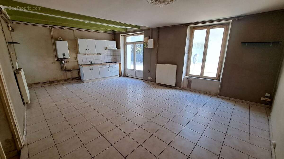 Maison à JAUNAY-CLAN
