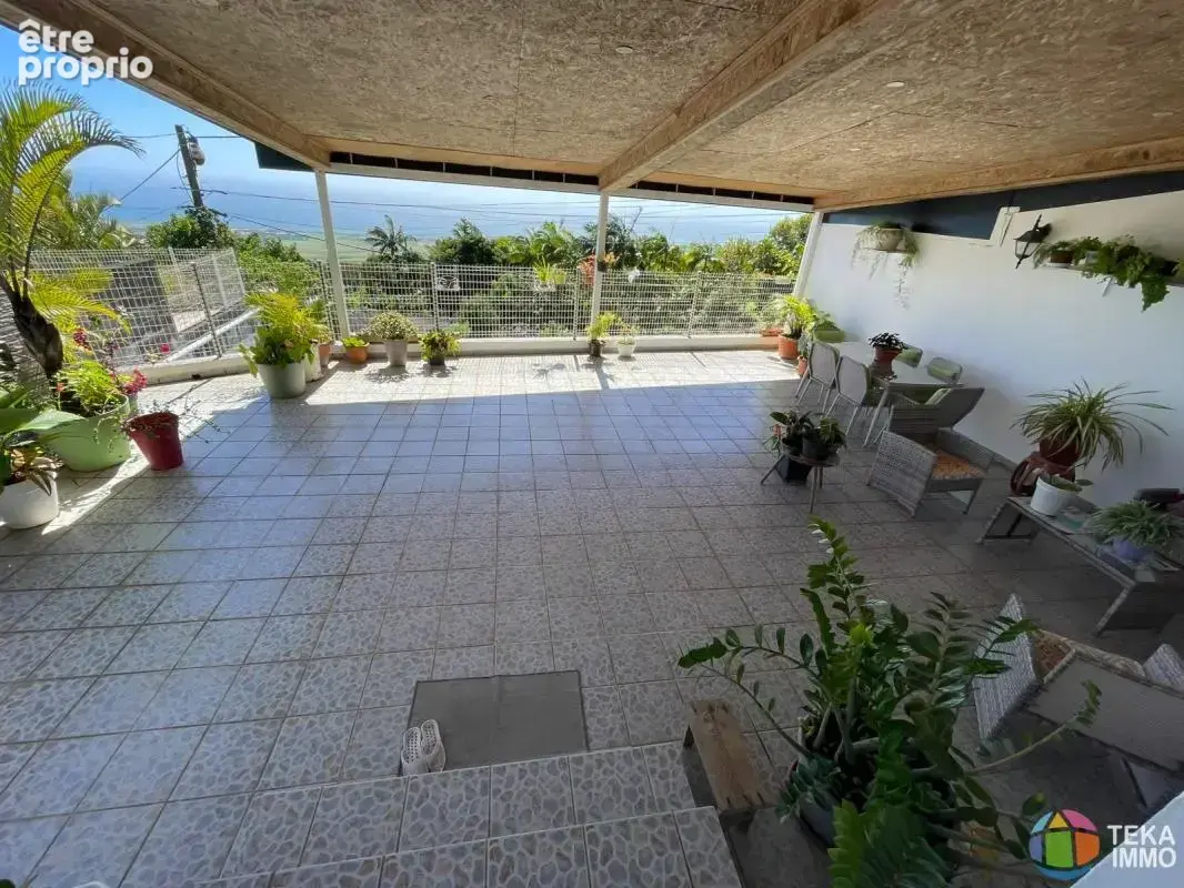 FABIEN TEKA IMMO vous propose à la vente une maison F4 mitoyenne située à Sainte Marie dans le quartier de Beaumont, ile de la R - photo 8