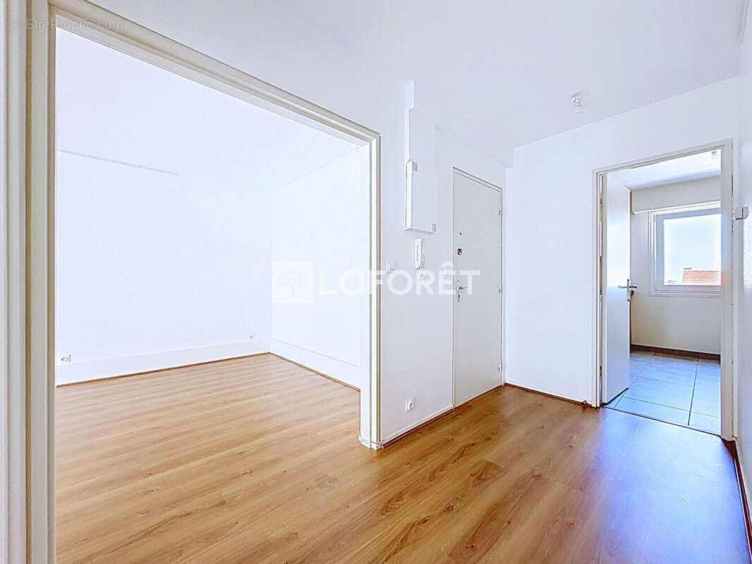 Appartement à MAINVILLIERS