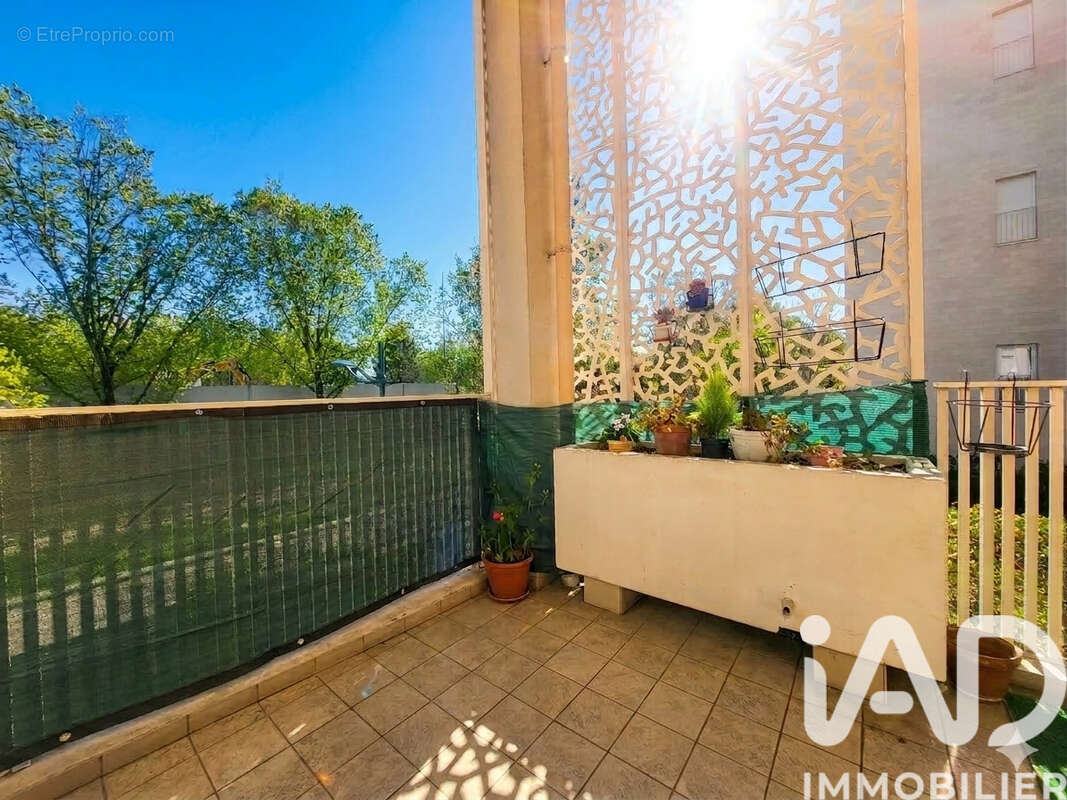 Photo 4 - Appartement à GENNEVILLIERS