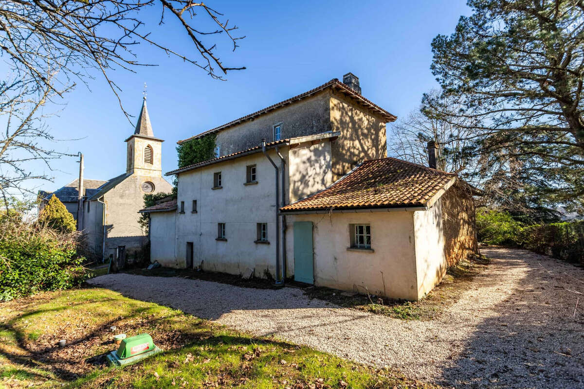 Stone Presbytere in a hamlet with mountain views - photo 23