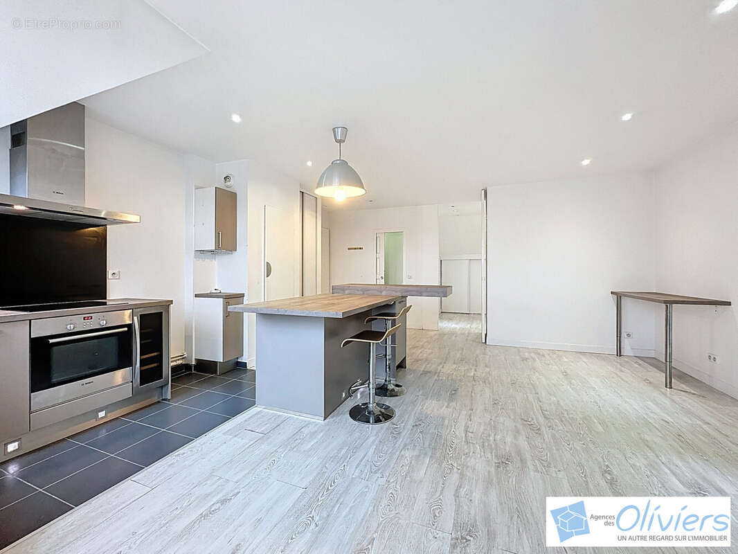 Appartement à VOISINS-LE-BRETONNEUX