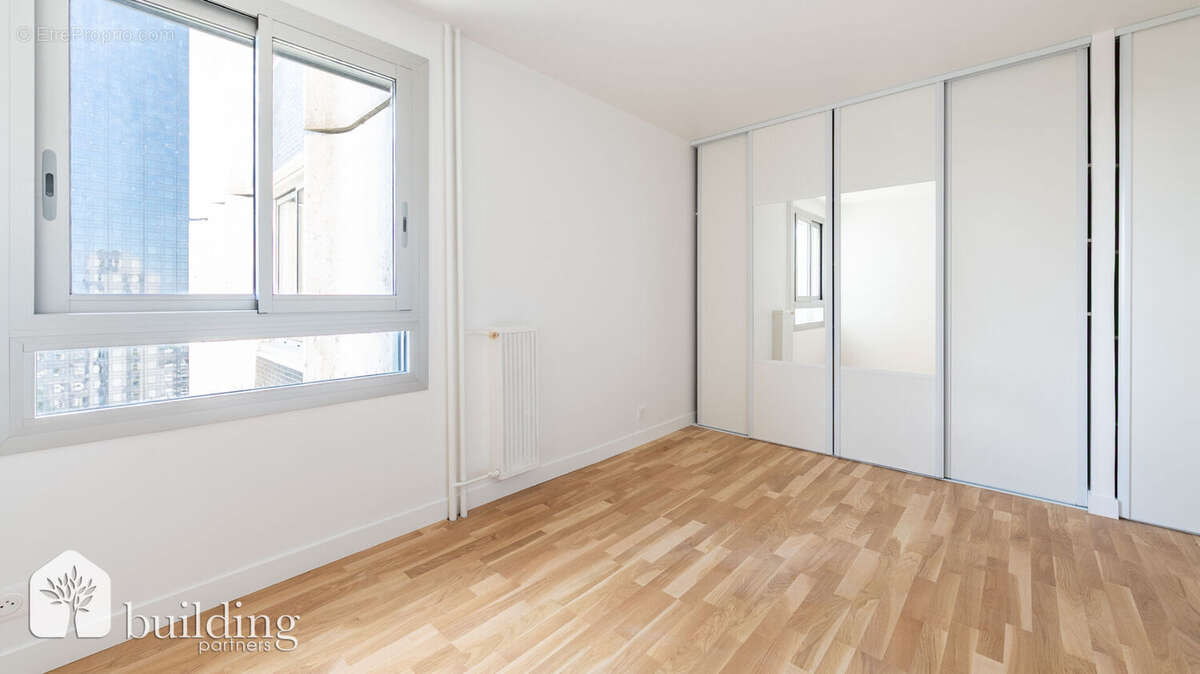 Appartement à COURBEVOIE