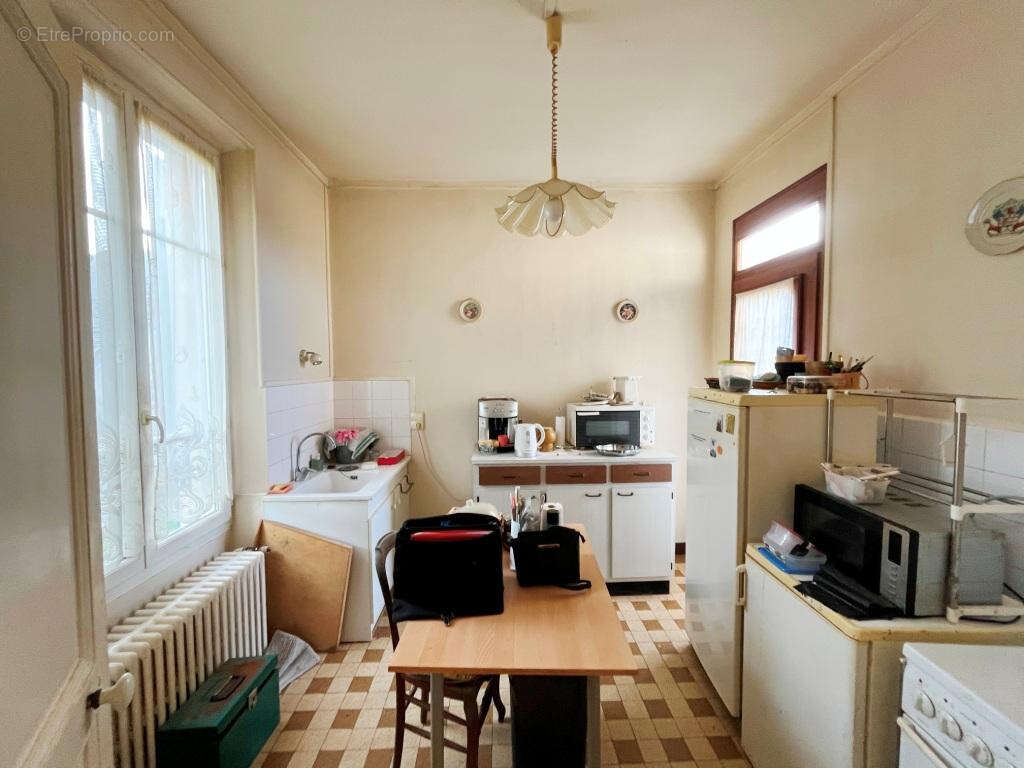 Maison à VILLENEUVE-LA-GUYARD