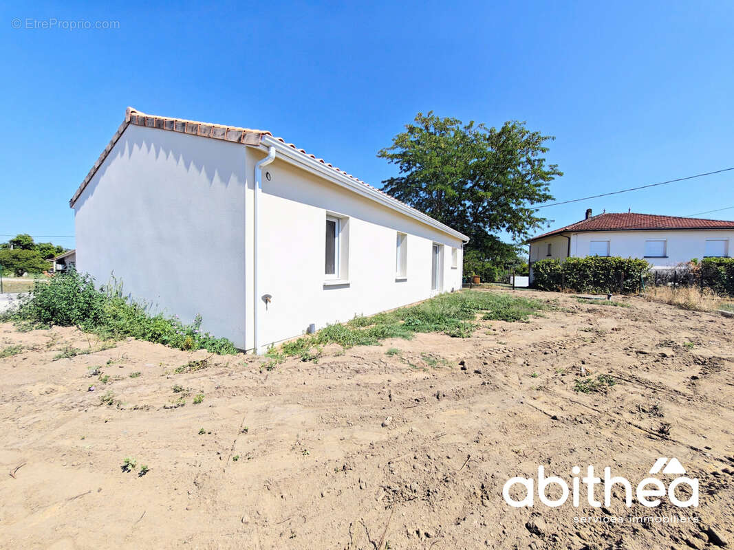 Maison F4 neuve de 90 m2 située à Galgon ! - photo 2