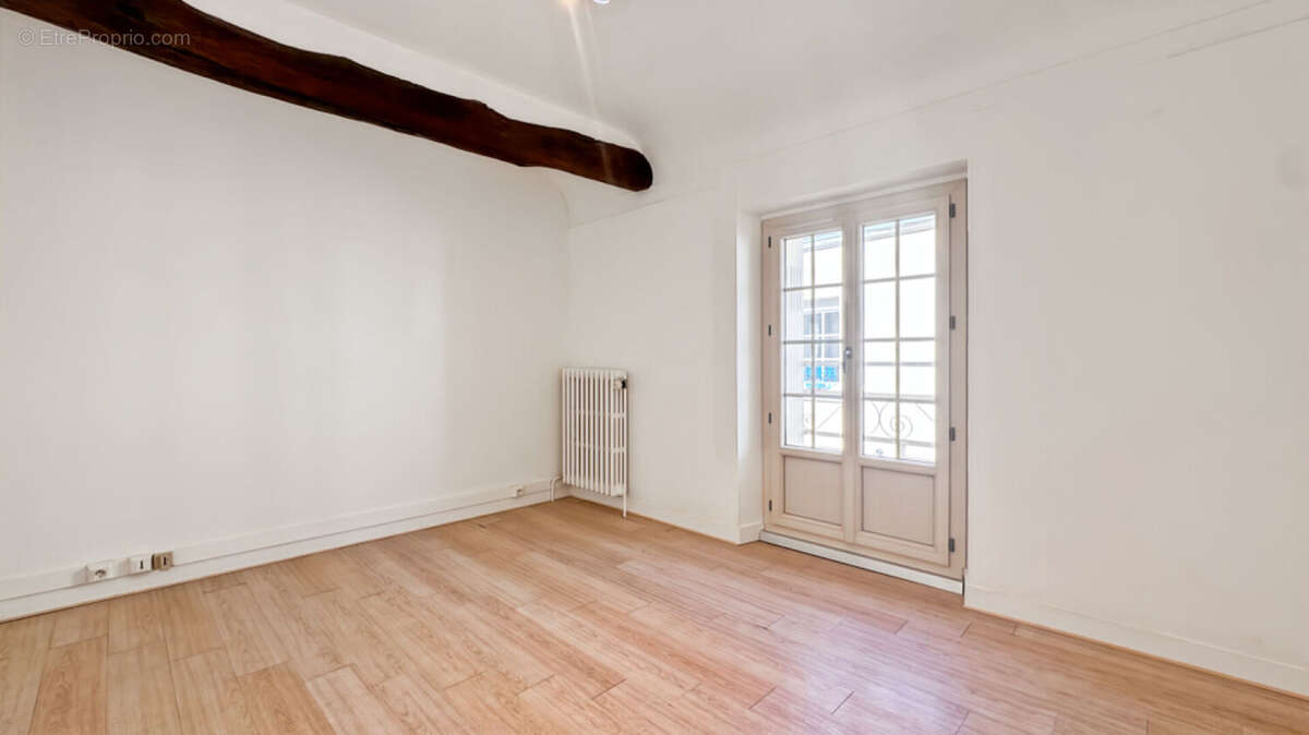 Appartement à VEIGNE