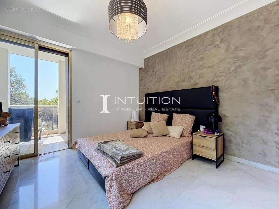 Cannes - Bénéfiat : Appartement 4 pièces traversant avec terrasses - photo 13