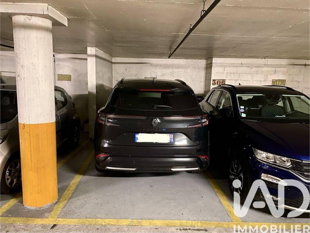 Photo 1 - Parking à PARIS-14E