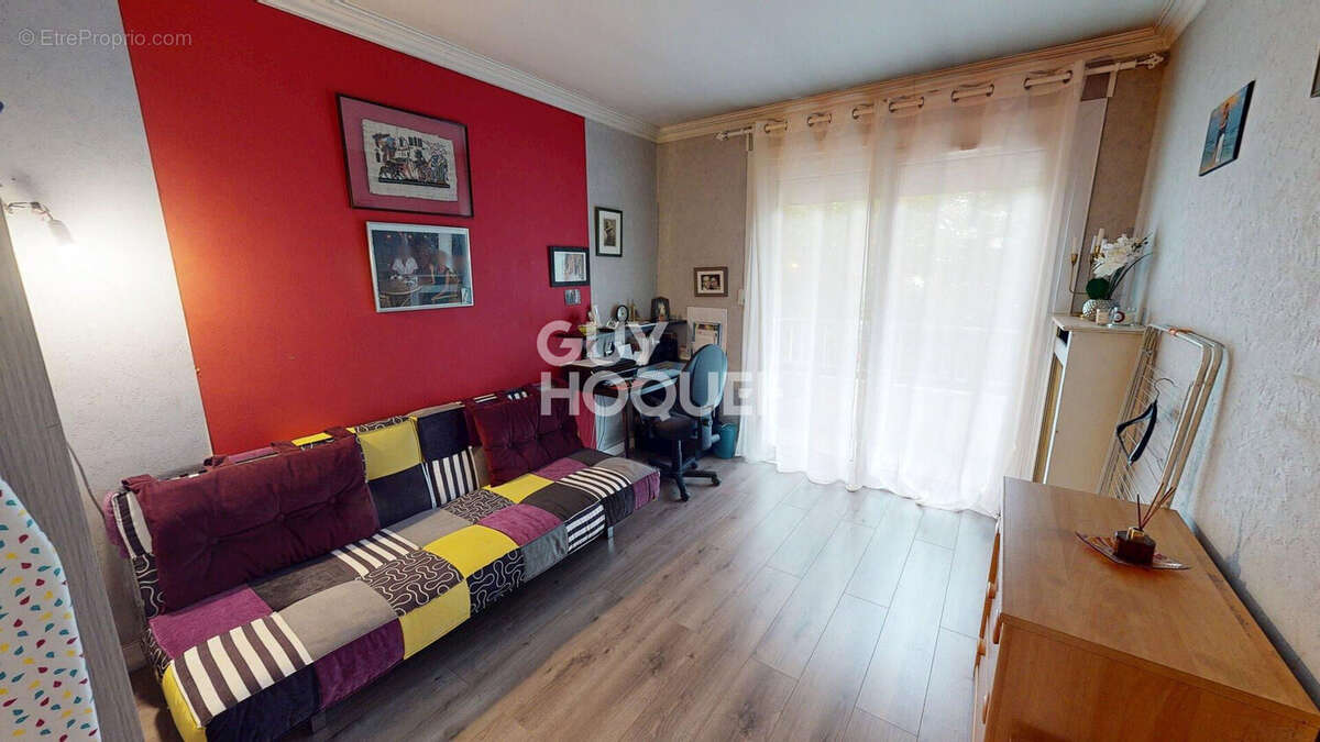 Appartement à LES PAVILLONS-SOUS-BOIS