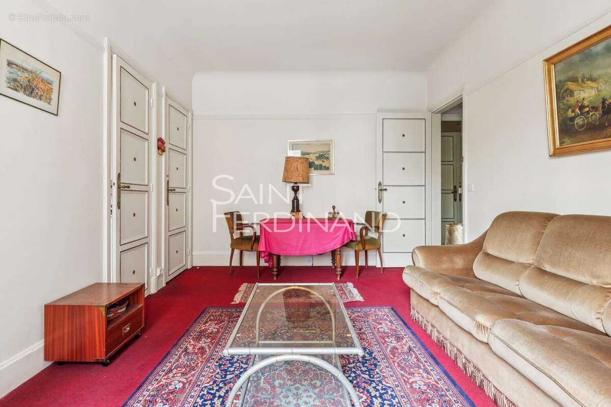 Appartement à NEUILLY-SUR-SEINE