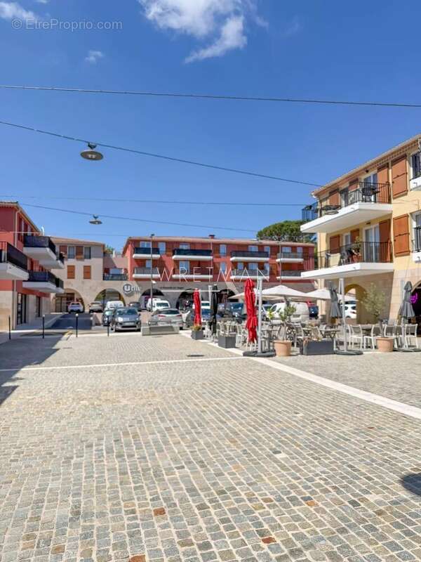 Appartement à LA ROQUETTE-SUR-SIAGNE