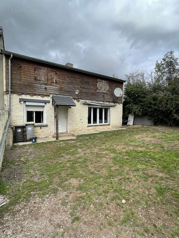 Maison à SAINT-REMY-CHAUSSEE