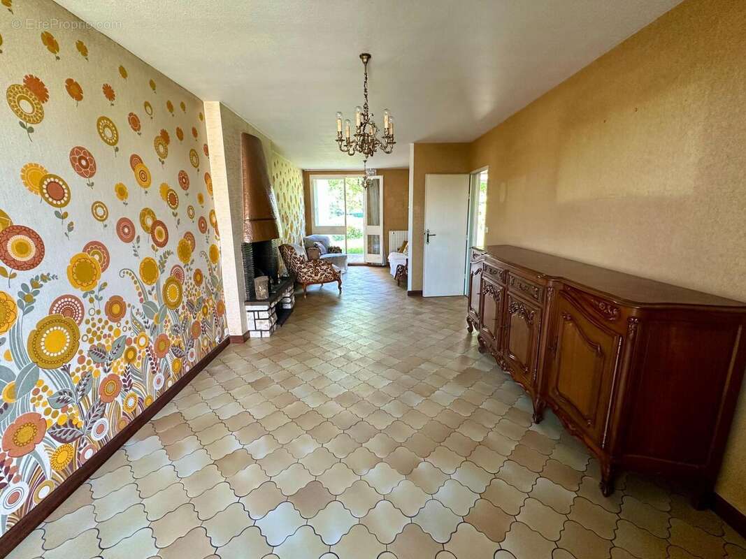 Maison 100 m² à Castres  - photo 4